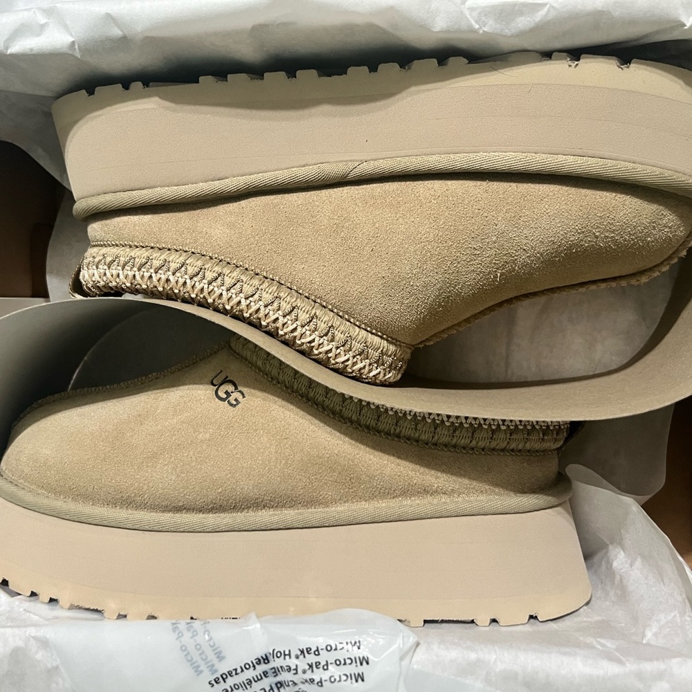 Ugg Tazz Platform; Color Mustard Seed